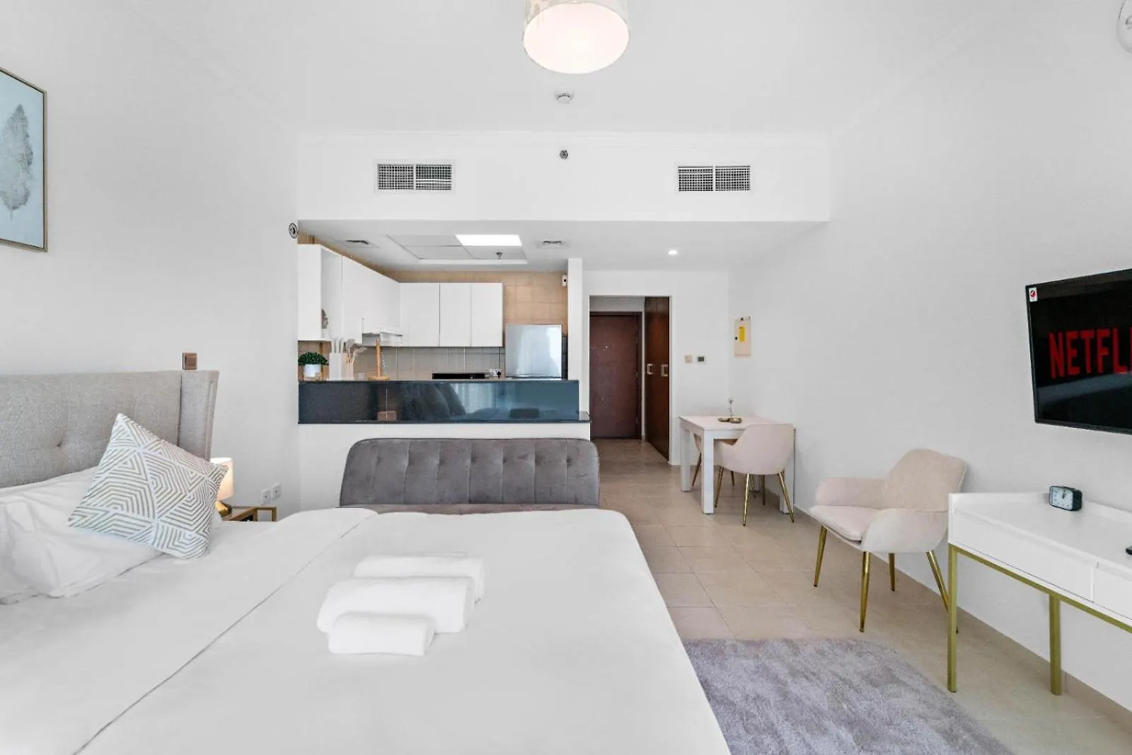 Apartment Charming Studio Near Burj Khalifa With Gym & Pool Dubai