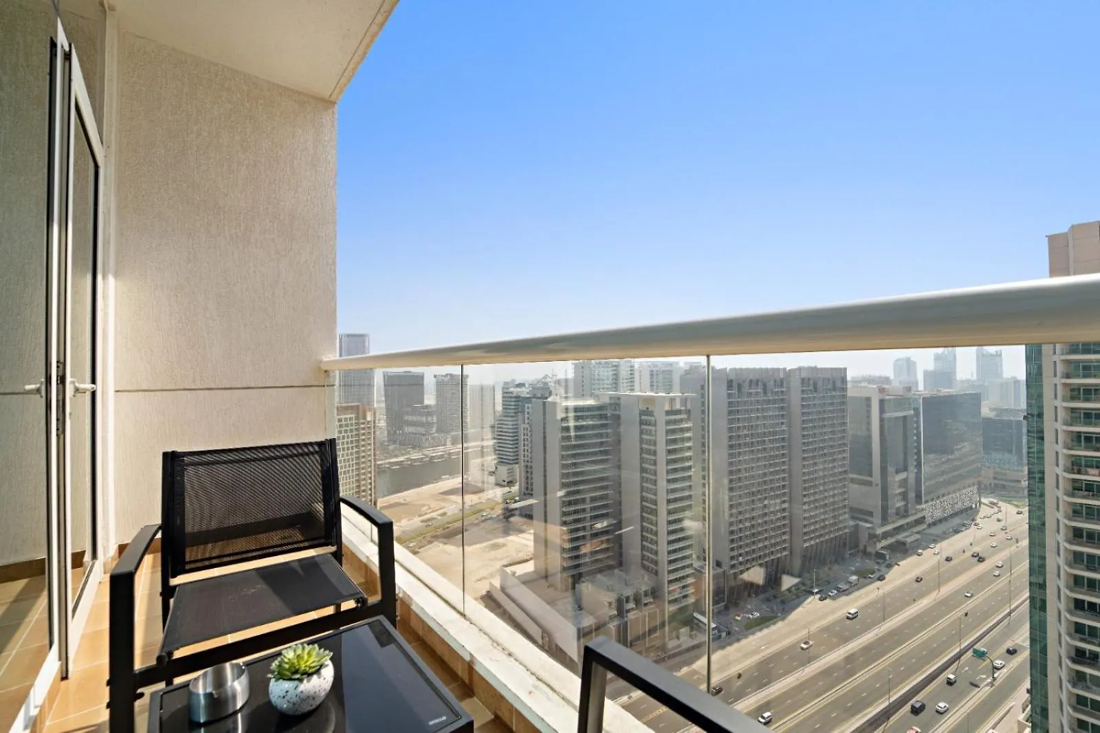Charming Studio Near Burj Khalifa With Gym & Pool Dubai