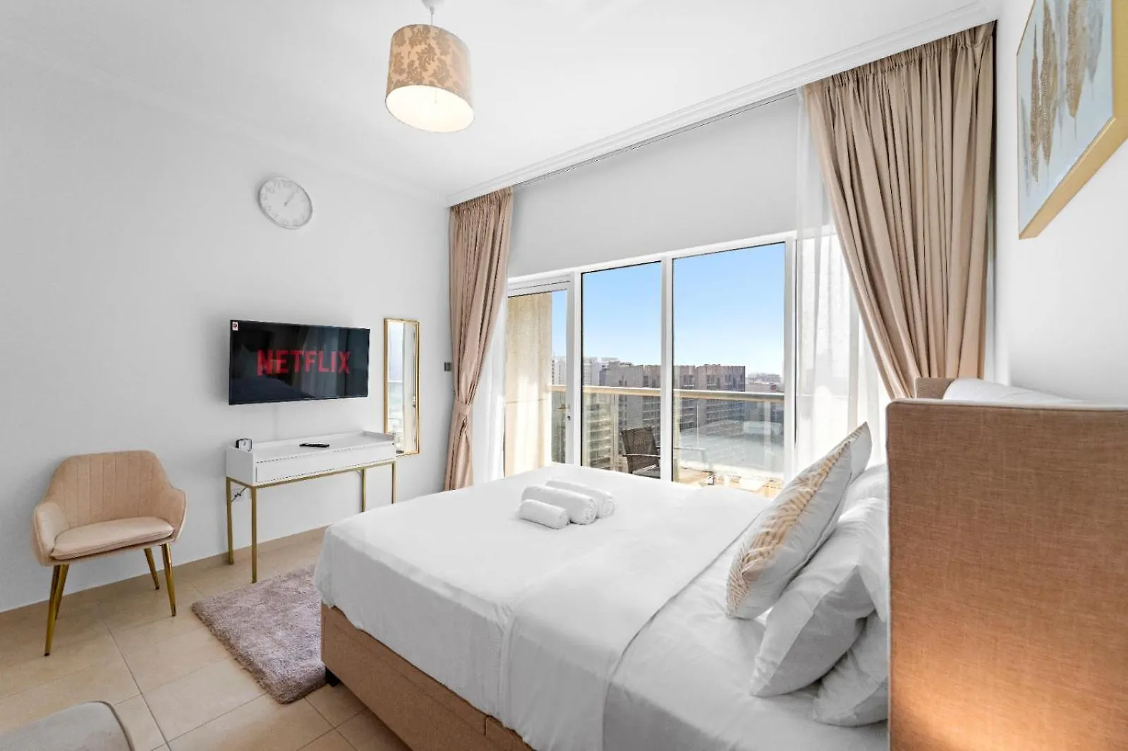 Charming Studio Near Burj Khalifa With Gym & Pool Dubaï Appartement